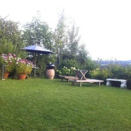 別荘 Charmantes Mit Garten Und Traumhaftem Fernblick