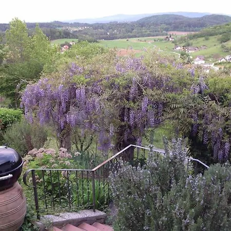 別荘 Charmantes Mit Garten Und Traumhaftem Fernblick Autal