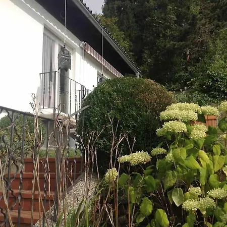 Charmantes Mit Garten Und Traumhaftem Fernblick *